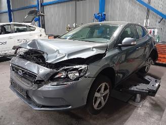 demontáž osobní automobily Volvo V-40 V40 (MV) Hatchback 5-drs 2.0 D4 16V (D4204T14) [140kW]  (05-2014/08-20=
19) 2014