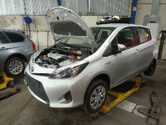demontáž osobní automobily Toyota Yaris Yaris III (P13) Hatchback 1.5 16V Hybrid (1NZ-FXE) [74kW]  (03-2012/09=
-2020) 2014/1