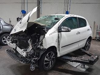 demontáž osobní automobily Peugeot 108 108 Hatchback 1.0 12V (1KRFE(CFB)) [51kW]  (05-2014/...) 2014