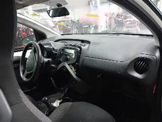 Citroën C1 C1 Hatchback 1.0 Vti 68 12V (1KR-FE(CFB)) [51kW]  (04-2014/04-2018) picture 5