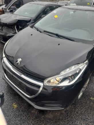 demontáž osobní automobily Peugeot 208 208 I (CA/CC/CK/CL) Hatchback 1.6 Blue HDi 100 (DV6FD(BHY)) [73kW]  (0=
1-2015/12-2019) 2015