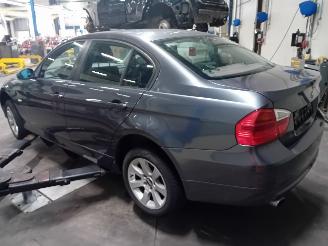 BMW 3-serie 3 serie (E90) Sedan 318i 16V (N46-B20B) [95kW]  (09-2005/03-2007) picture 4