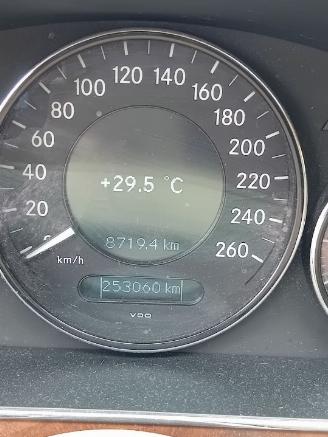 Mercedes CLS CLS (C219) Sedan 350 CGI 3.5 V6 24V (M272.985) [215kW]  (04-2006/12-20=
10) picture 2