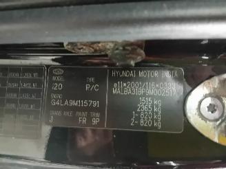 Hyundai I-20 i20 Hatchback 1.2i 16V (G4LA) [57kW]  (09-2008/12-2012) picture 6