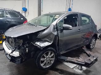 demontáž osobní automobily Toyota Yaris Yaris III (P13) Hatchback 1.33 16V Dual VVT-I (1NRFE) [73kW]  (09-2011=
/09-2020) 2012/3