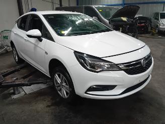 Opel Astra Astra K Hatchback 5-drs 1.6 CDTI 110 16V (B16DTU(Euro 6)) [81kW]  (02-=
2016/...) picture 2