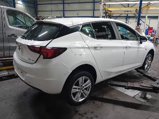 Opel Astra Astra K Hatchback 5-drs 1.6 CDTI 110 16V (B16DTU(Euro 6)) [81kW]  (02-=
2016/...) picture 3