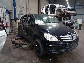 Mercedes B-klasse B (W245) Hatchback 1.7 B-170 16V (M266.940) [85kW]  (03-2005/11-2011) picture 2