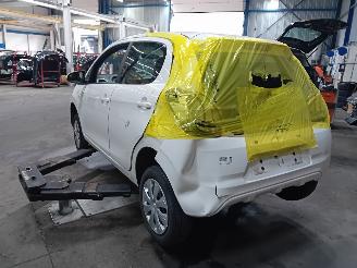 Peugeot 108 108 Hatchback 1.0 12V (1KRFE(CFB)) [51kW]  (05-2014/...) picture 4