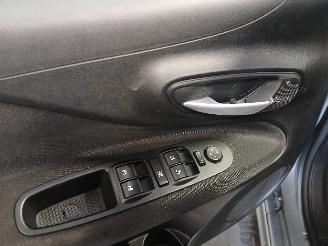 Fiat Punto Punto III (199) Hatchback 0.9 TwinAir (312.A.2000) [63kW]  (03-2012/..=
=2E) picture 9