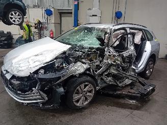 Dezmembrări autoturisme Volkswagen Golf Golf VIII Variant (GC5) Combi 1.0 eTSI 12V (DLAA) [81kW]  (06-2020/...=
) 2023