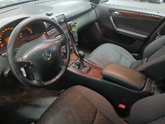 Mercedes C-klasse C Combi (S203) Combi 1.8 C-180K 16V (M271.946) [105kW]  (05-2002/08-20=
07) picture 12