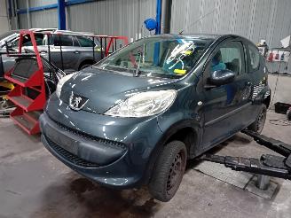 demontáž osobní automobily Peugeot 107 107 Hatchback 1.0 12V (384F(1KR)) [50kW]  (06-2005/05-2014) 2009