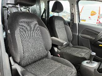 Citroën C3 C3 Picasso (SH) MPV 1.6 16V VTI 120 (EP6C(5FS)) [88kW]  (02-2009/10-20=
17) picture 8