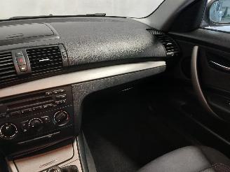 BMW 1-serie 1 serie (E81) Hatchback 3-drs 116i 1.6 16V (N43-B16A) [90kW]  (03-2007=
/12-2011) picture 16