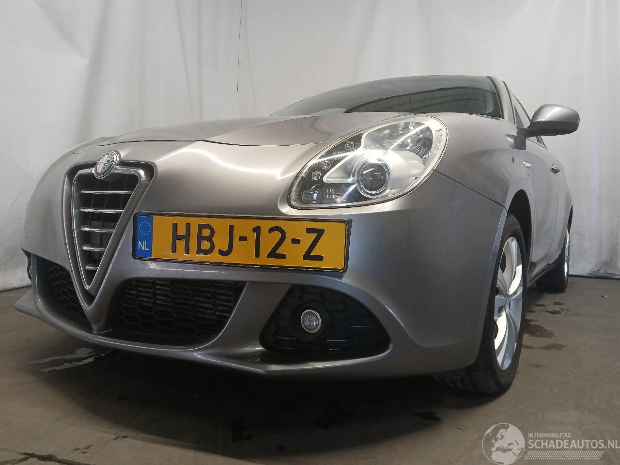 Alfa Romeo Giulietta Giulietta (940) Hatchback 1.6 JTDm 16V (940.A.3000) [77kW]  (04-2010/0=
2-2016)
