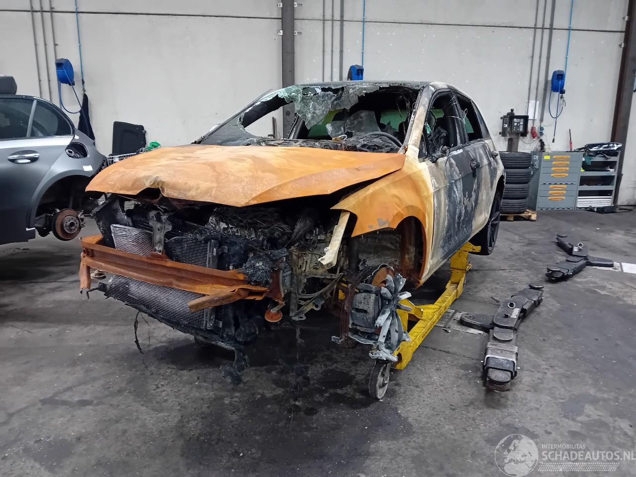 Volkswagen Golf Golf VII (AUA) Hatchback 2.0 R 4Motion 16V (CJXC) [221kW]  (11-2013/08=
-2020)