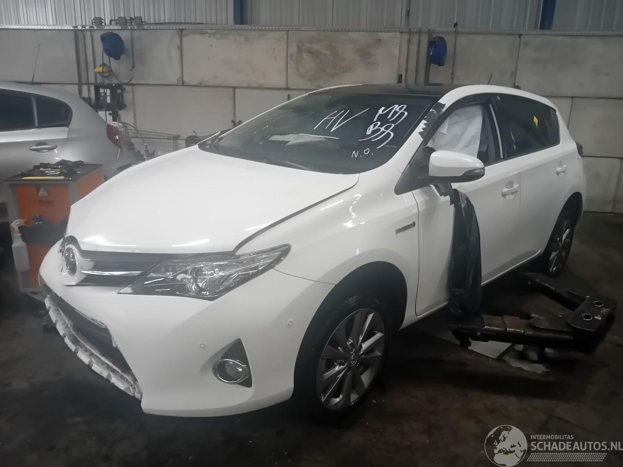 Toyota Auris Auris (E18) Hatchback 5-drs 1.8 16V Hybrid (2ZRFXE) [100kW]  (10-2012/=
03-2019)