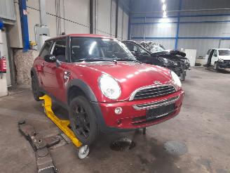 Mini Mini Mini One/Cooper (R50) Hatchback 1.6 16V One (W10-B16A) [66kW]  (06-200=
1/03-2007) picture 2