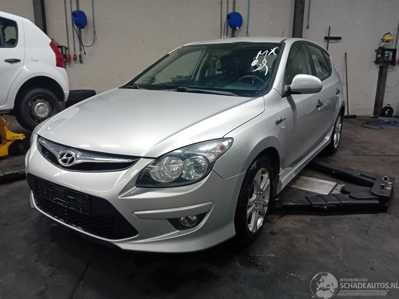 Hyundai I-30 i30 (FD) Hatchback 1.4 CVVT 16V (G4FA) [80kW]  (10-2007/11-2011)