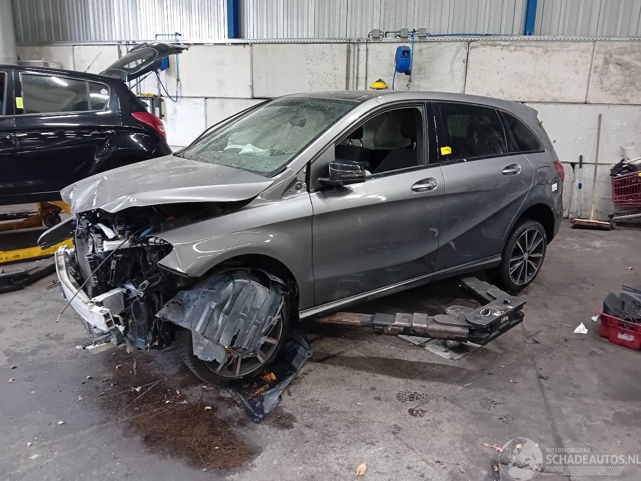 Mercedes B-klasse B (W246) Hatchback 1.6 B-200 BlueEFFICIENCY Turbo 16V (M270.910) [115k=
W]  (11-2011/12-2018)