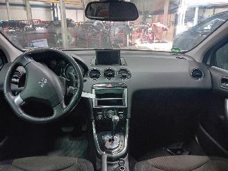 Peugeot 308 308 SW (4E/H) Combi 5-drs 1.6 HDiF 16V (DV6C(9HD)) [84kW]  (03-2013/10=
-2014) picture 5