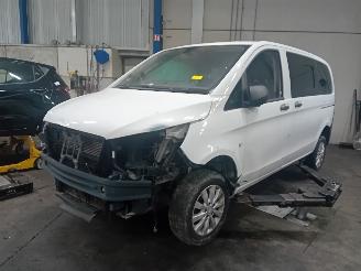 Auto da rottamare Mercedes Vito Vito Tourer (447.7) Bus 1.6 111 CDI 16V (OM622.951) [84kW]  (10-2014/.=
=2E.) 2016
