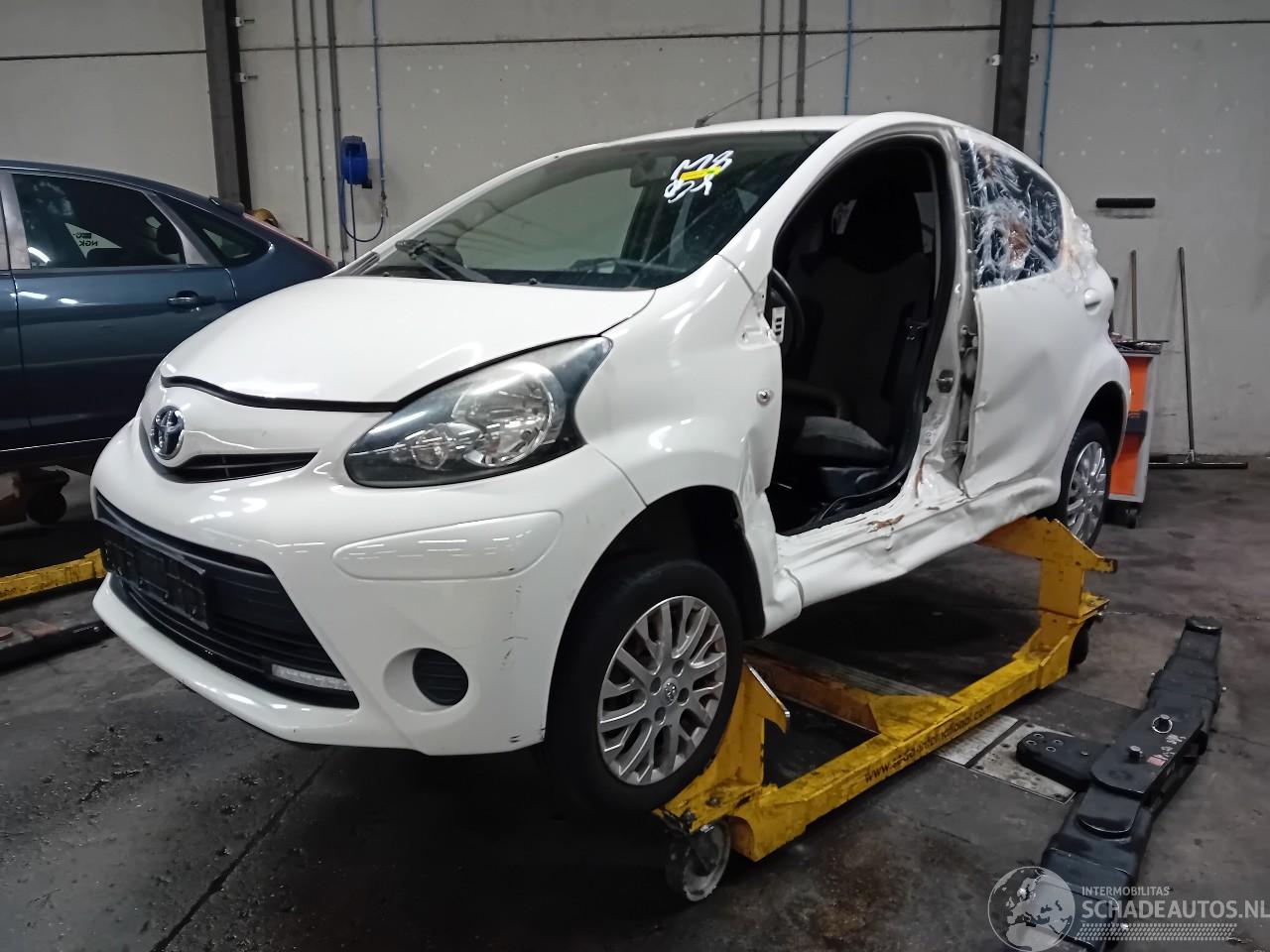 Toyota Aygo Aygo (B10) Hatchback 1.0 12V VVT-i (1KR-FE) [50kW]  (07-2005/05-2014)