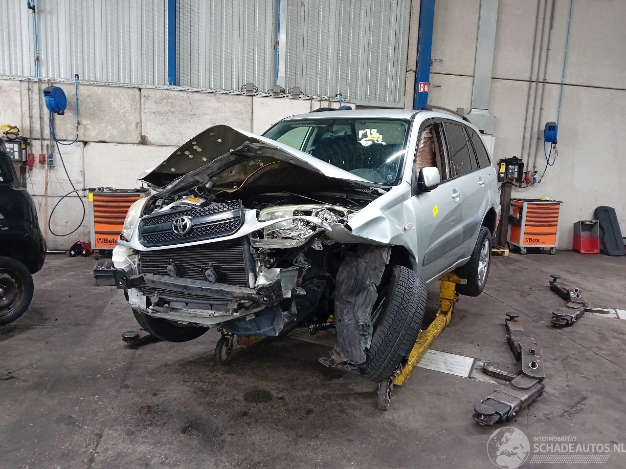 Toyota Rav-4 RAV4 (A2) Terreinwagen 1.8 16V VVT-i 4x2 (1ZZFE) [92kW]  (08-2000/11-2=
005)