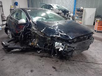 Volvo V-40 V40 (MV) Hatchback 5-drs 2.0 D4 16V (D4204T14) [140kW]  (05-2014/08-20=
19) picture 2