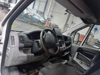 Peugeot Boxer Boxer (U9) Van 2.2 HDi 120 Euro 4 (22DT(4HU)) [88kW]  (04-2006/12-2016=
) picture 5