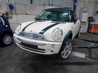 Auto da rottamare Mini Mini Mini One/Cooper (R50) Hatchback 1.6 16V Cooper (W10-B16A) [85kW]  (06-=
2001/09-2006) 2005