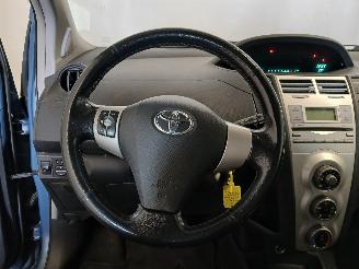Toyota Yaris Yaris II (P9) Hatchback 1.3 16V VVT-i (2SZFE) [64kW]  (08-2005/11-2010=
) picture 19