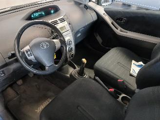 Toyota Yaris Yaris II (P9) Hatchback 1.3 16V VVT-i (2SZFE) [64kW]  (08-2005/11-2010=
) picture 12