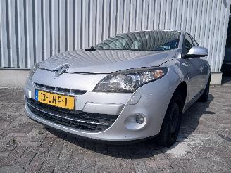 škoda osobní automobily Renault Mégane Megane III Berline (BZ) Hatchback 5-drs 1.4 16V TCe 130 (H4J-700(H4J-A=
7)) [96kW]  (04-2009/02-2016) 2010/4