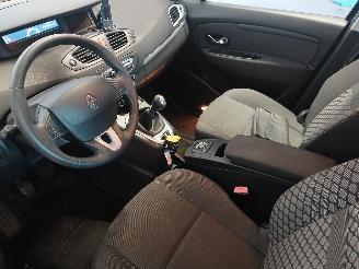 Renault Scenic Grand Scénic III (JZ) MPV 1.4 16V TCe 130 (H4J-700(H4J-A7)) [96kW]  =
(02-2009/12-2016) picture 12