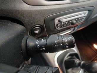 Renault Scenic Grand Scénic III (JZ) MPV 1.4 16V TCe 130 (H4J-700(H4J-A7)) [96kW]  =
(02-2009/12-2016) picture 15