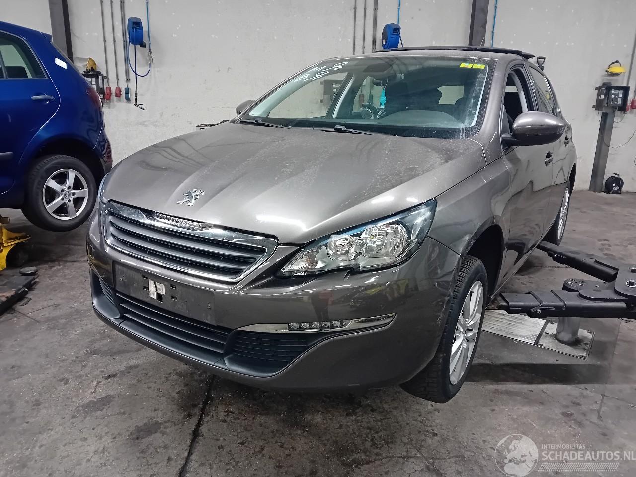 Peugeot 308 308 (L3/L8/LB/LH/LP) Hatchback 5-drs 1.2 12V VTi PureTech 82 (EB2F(HMZ=
)) [60kW]  (09-2013/06-2021)