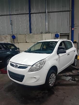 demontáž osobní automobily Hyundai I-20 i20 Hatchback 1.2i 16V (G4LA) [57kW]  (09-2008/12-2012) 2010