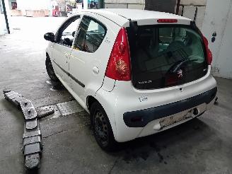 Peugeot 107 107 Hatchback 1.0 12V (384F(1KR)) [50kW]  (06-2005/05-2014) picture 4