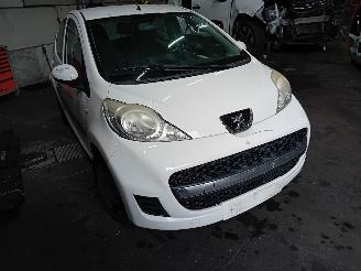 Peugeot 107 107 Hatchback 1.0 12V (384F(1KR)) [50kW]  (06-2005/05-2014) picture 2