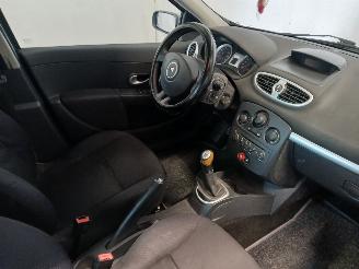 Renault Clio Clio III Estate/Grandtour (KR) Combi 1.2 16V TCE 100 (D4F-784(D4F-H7))=
 [74kW]  (11-2007/12-2012) picture 9