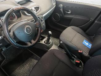 Renault Clio Clio III Estate/Grandtour (KR) Combi 1.2 16V TCE 100 (D4F-784(D4F-H7))=
 [74kW]  (11-2007/12-2012) picture 13