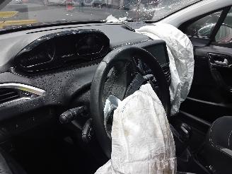 Peugeot 208 208 I (CA/CC/CK/CL) Hatchback 1.2 Vti 12V PureTech 82 (EB2F(HMZ)) [60k=
W]  (03-2012/12-2019) picture 5