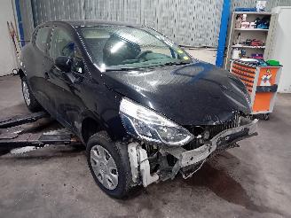 Renault Clio Clio IV (5R) Hatchback 5-drs 1.5 Energy dCi 90 FAP (K9K-608(K9K-B6)) [=
66kW]  (11-2012/08-2021) picture 2