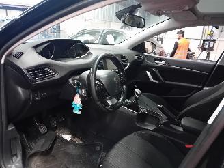 Peugeot 308 308 (L3/L8/LB/LH/LP) Hatchback 5-drs 1.6 BlueHDi 120 (DV6FC(BHZ)) [88k=
W]  (11-2013/06-2021) picture 5