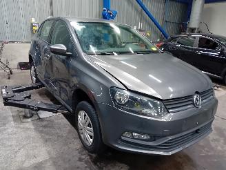 Volkswagen Polo Polo V (6R) Hatchback 1.0 12V BlueMotion Technology (CHYB) [55kW]  (01=
-2014/10-2017) picture 2