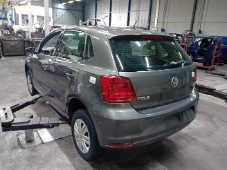 Volkswagen Polo Polo V (6R) Hatchback 1.0 12V BlueMotion Technology (CHYB) [55kW]  (01=
-2014/10-2017) picture 4