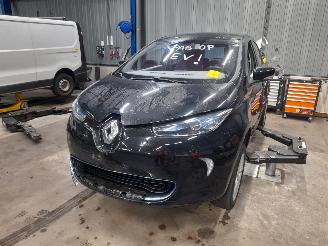 demontáž osobní automobily Renault Zoé Zoé (AG) Hatchback 5-drs 65kW (5AM-450(5AM-B4)) [65kW]  (06-2012/03-=
2024) 2013