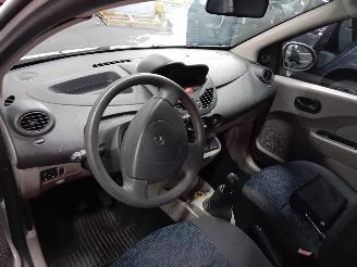 Renault Twingo Twingo II (CN) Hatchback 3-drs 1.2 (D7F-800(Euro 4)) [43kW]  (03-2007/=
09-2014) picture 5